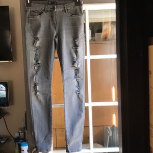Women’s 3x1 gray color distressed jeans w/rips